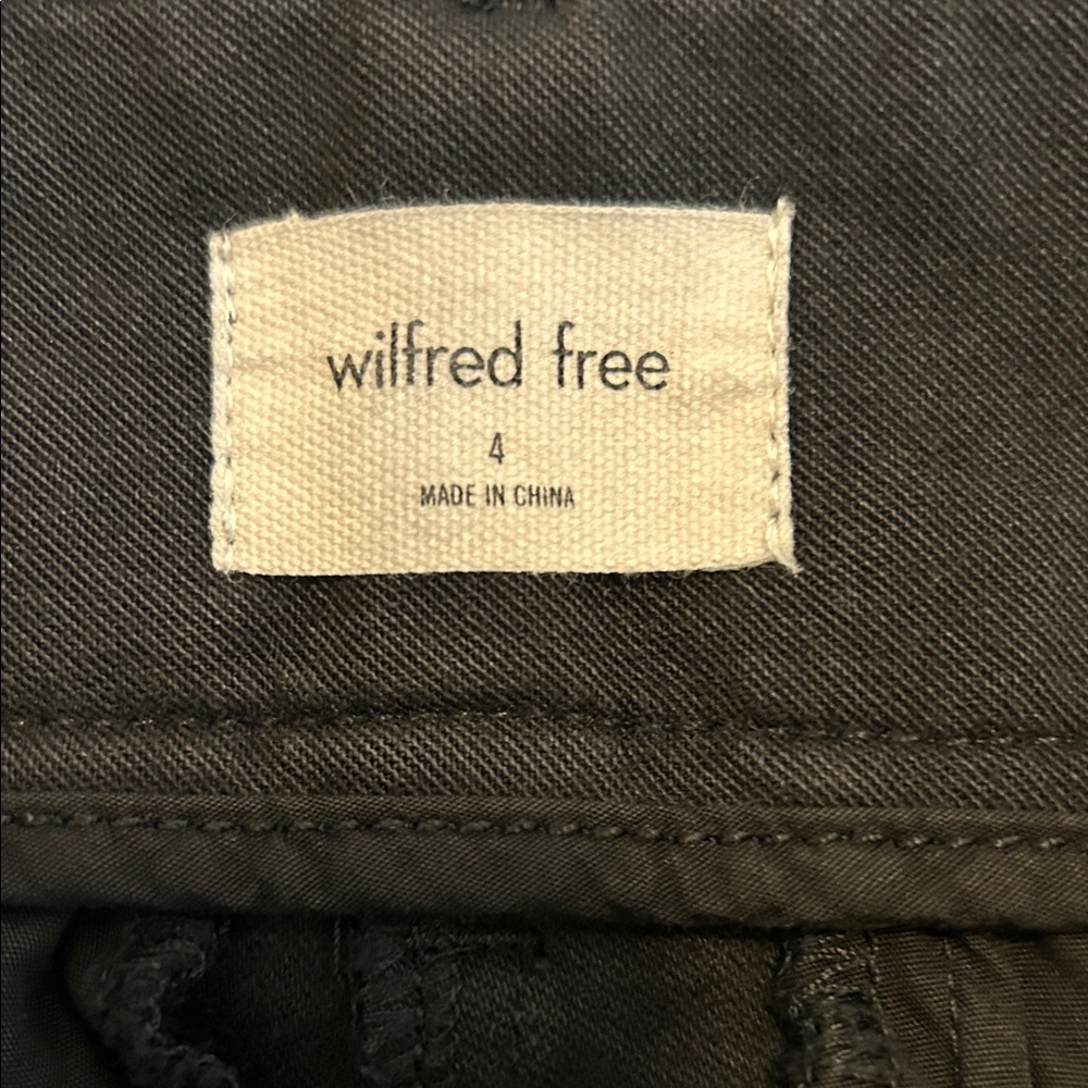 Aritzia Classic Black Pants - Picture 4 of 6
